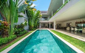 Villa Paloma - Chic Tropical Garden Villa With Outdoor Pool